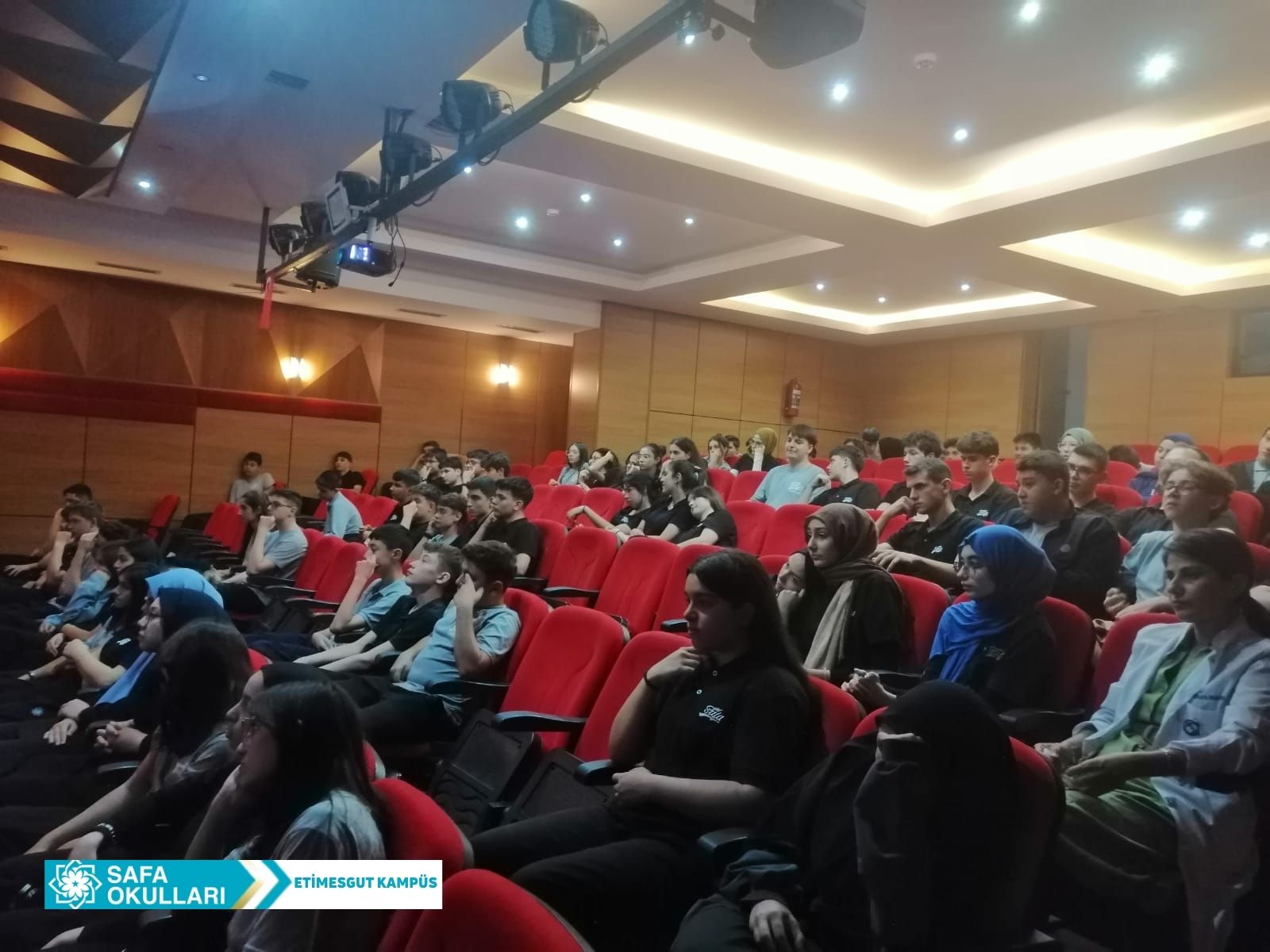 GELİŞİM YOLUNDA ÖĞRENCİLERİMİZİN YANINDAYIZ