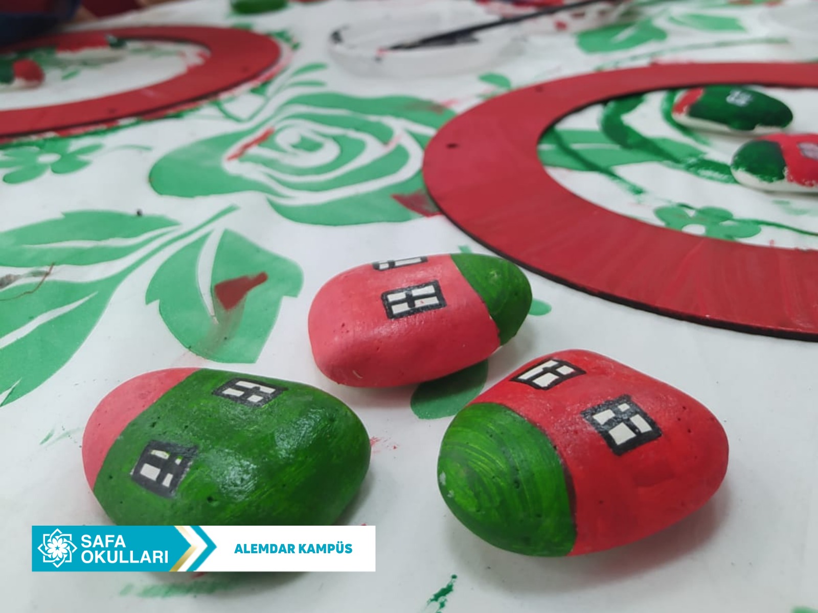 TAŞ BOYAMA ATÖLYESİ