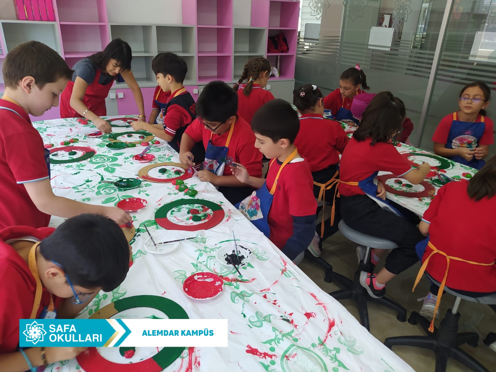 TAŞ BOYAMA ATÖLYESİ