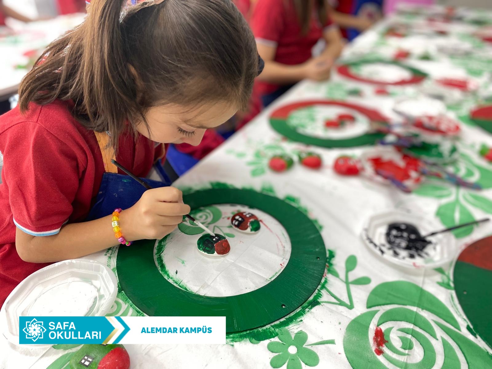 TAŞ BOYAMA ATÖLYESİ