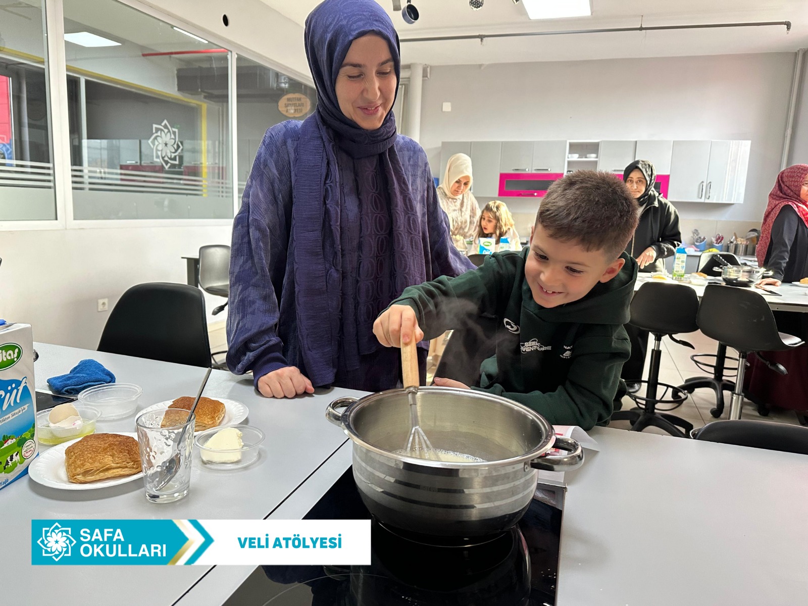 AİLEMLE MUTFAK ATÖLYESİ