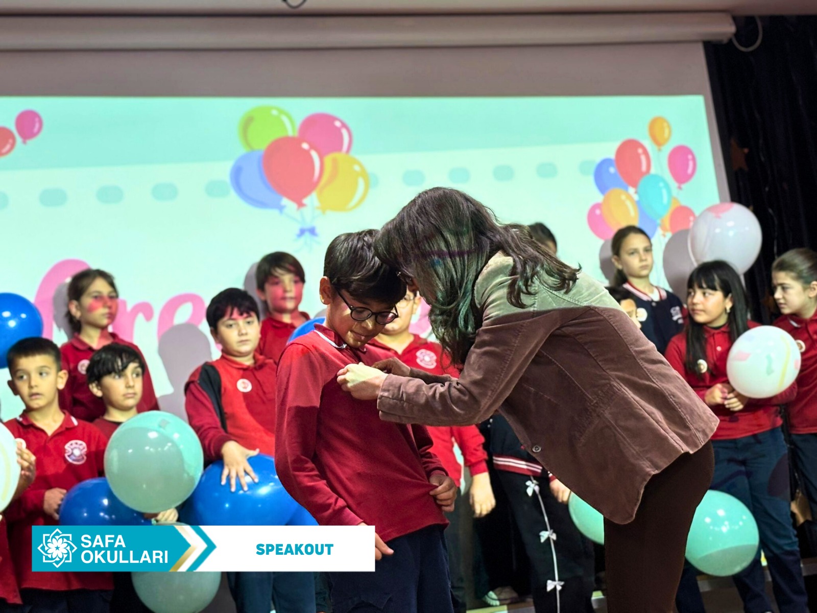 SPEAKER CEREMONY EXCİTEMENT