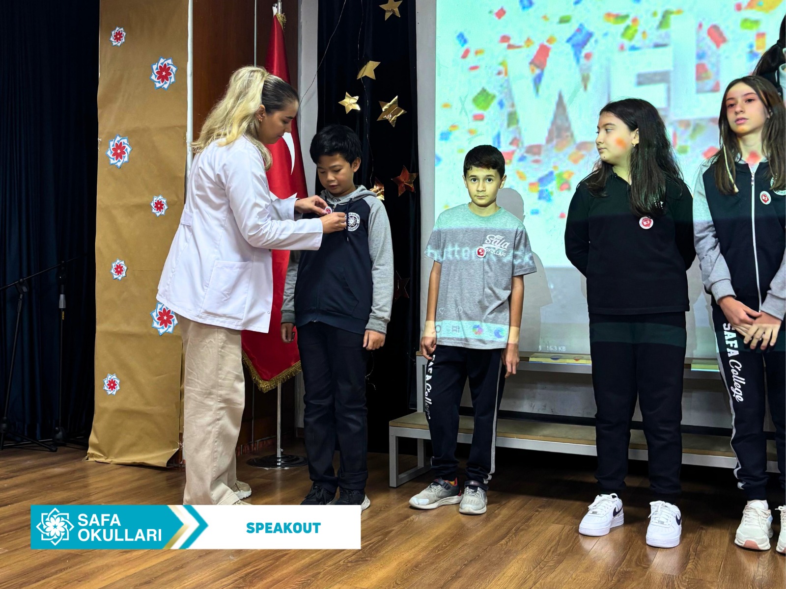 SPEAKER CEREMONY EXCİTEMENT