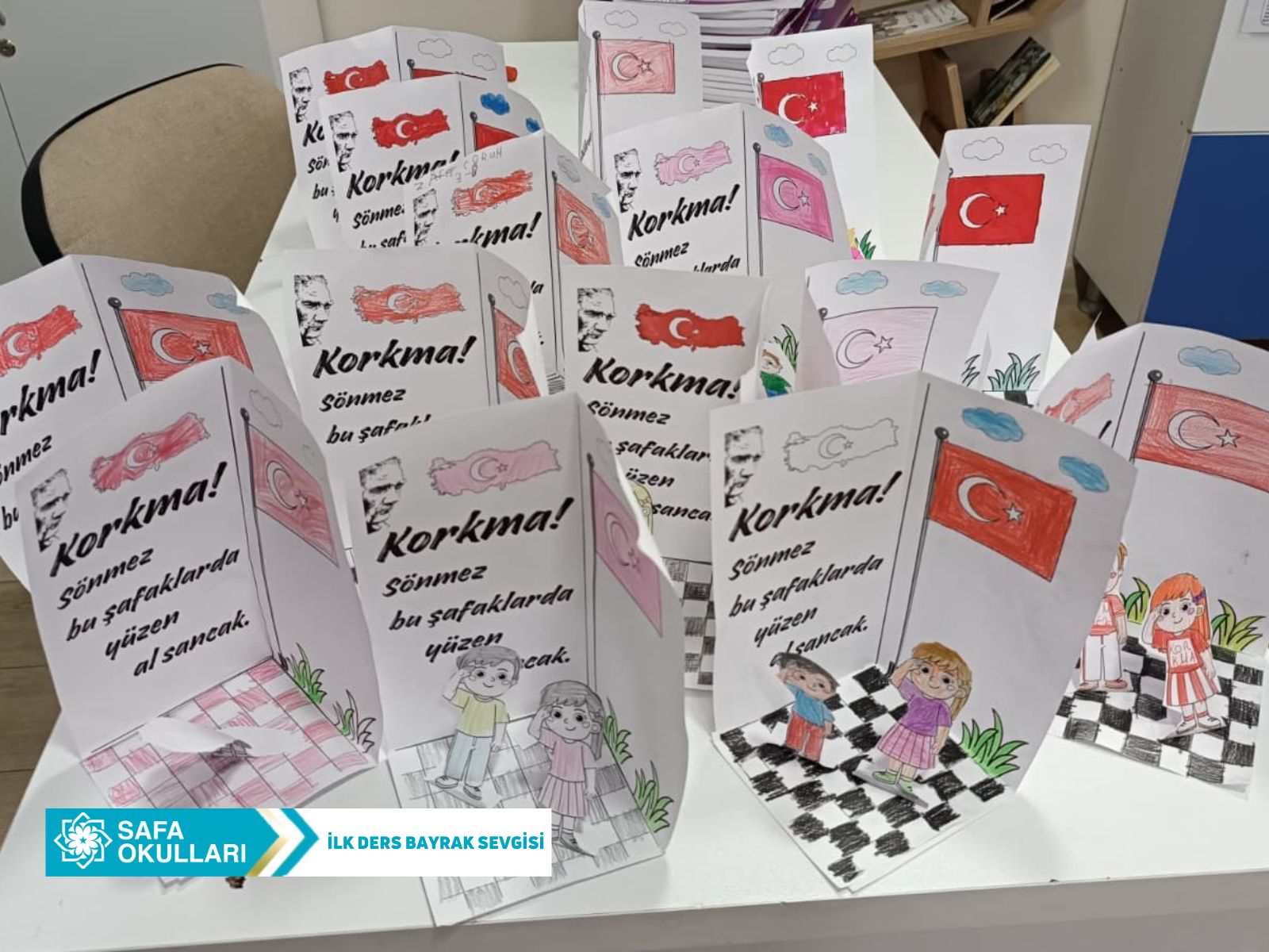 Yeni dönemin ilk dersi: Bayrak Sevgisi! 