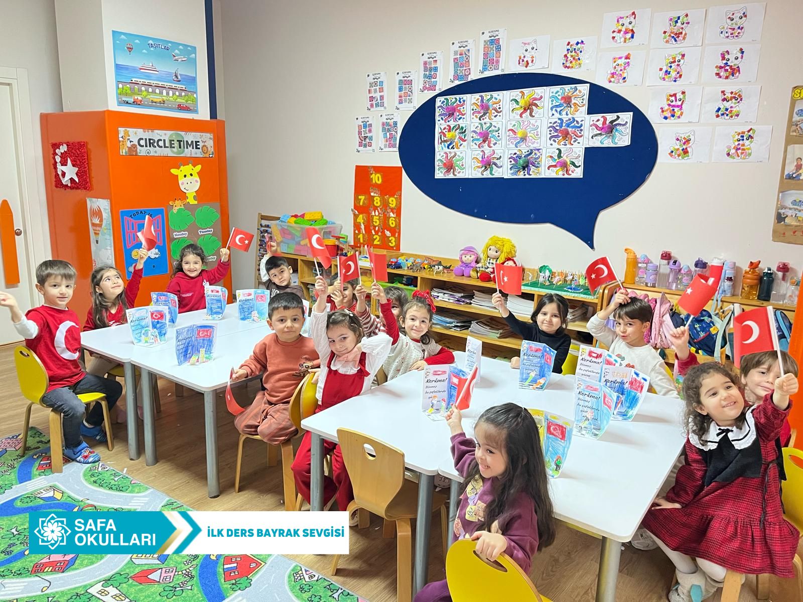 Yeni dönemin ilk dersi: Bayrak Sevgisi! 