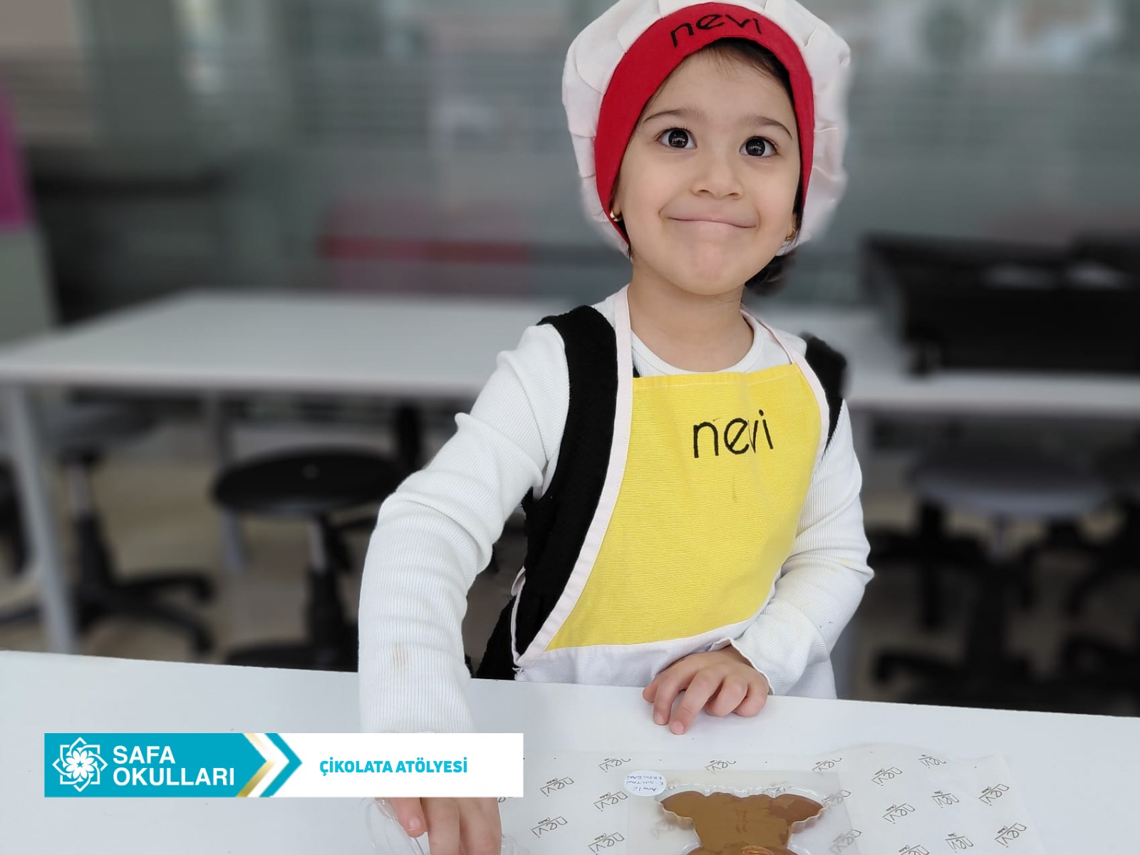 ÖĞRENCİLERİMİZ KENDİ ÇİKOLATALARINI YAPTILAR 