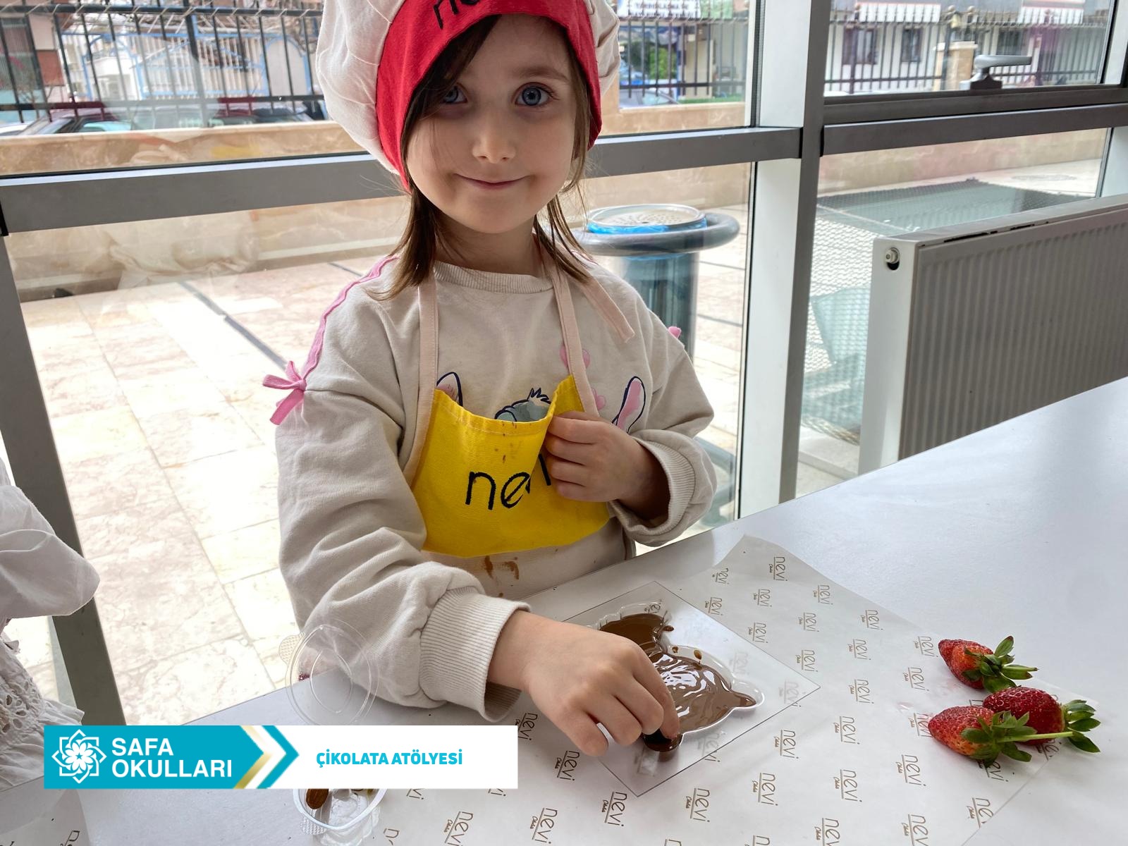ÖĞRENCİLERİMİZ KENDİ ÇİKOLATALARINI YAPTILAR 