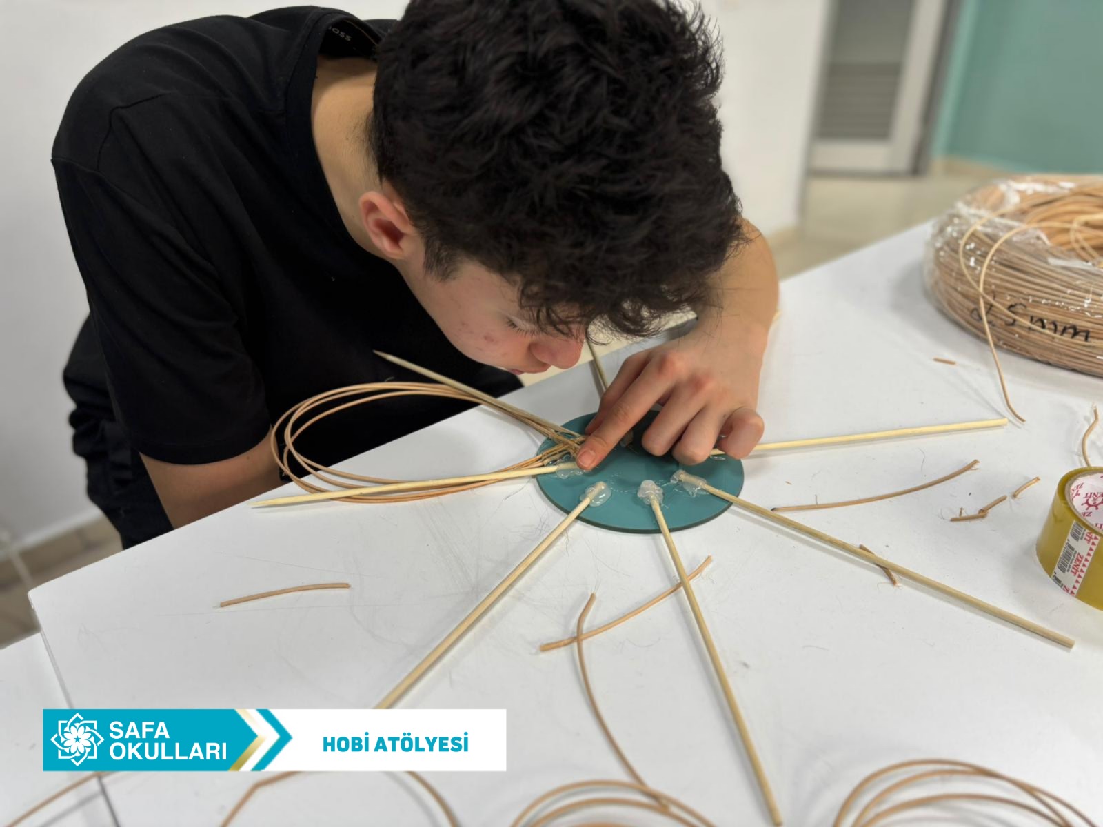 HOBİ ATÖLYESİNDE ÜRETMENİN KEYFİ