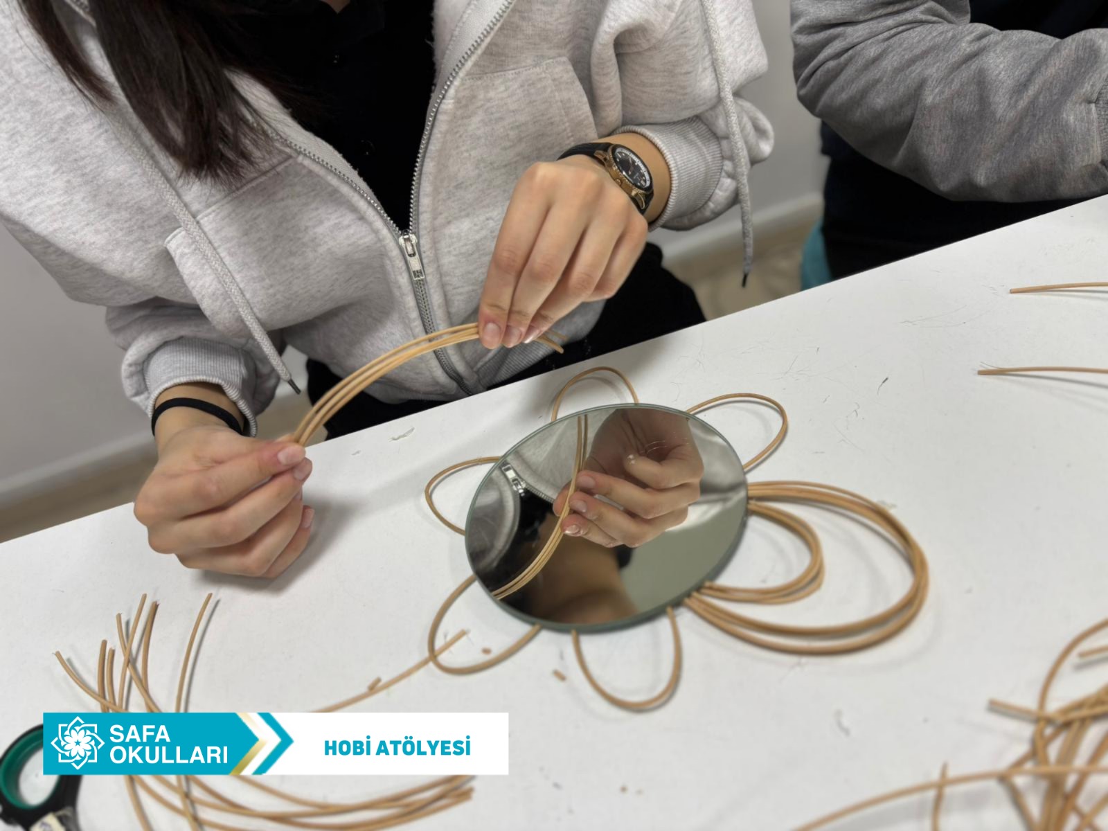 HOBİ ATÖLYESİNDE ÜRETMENİN KEYFİ