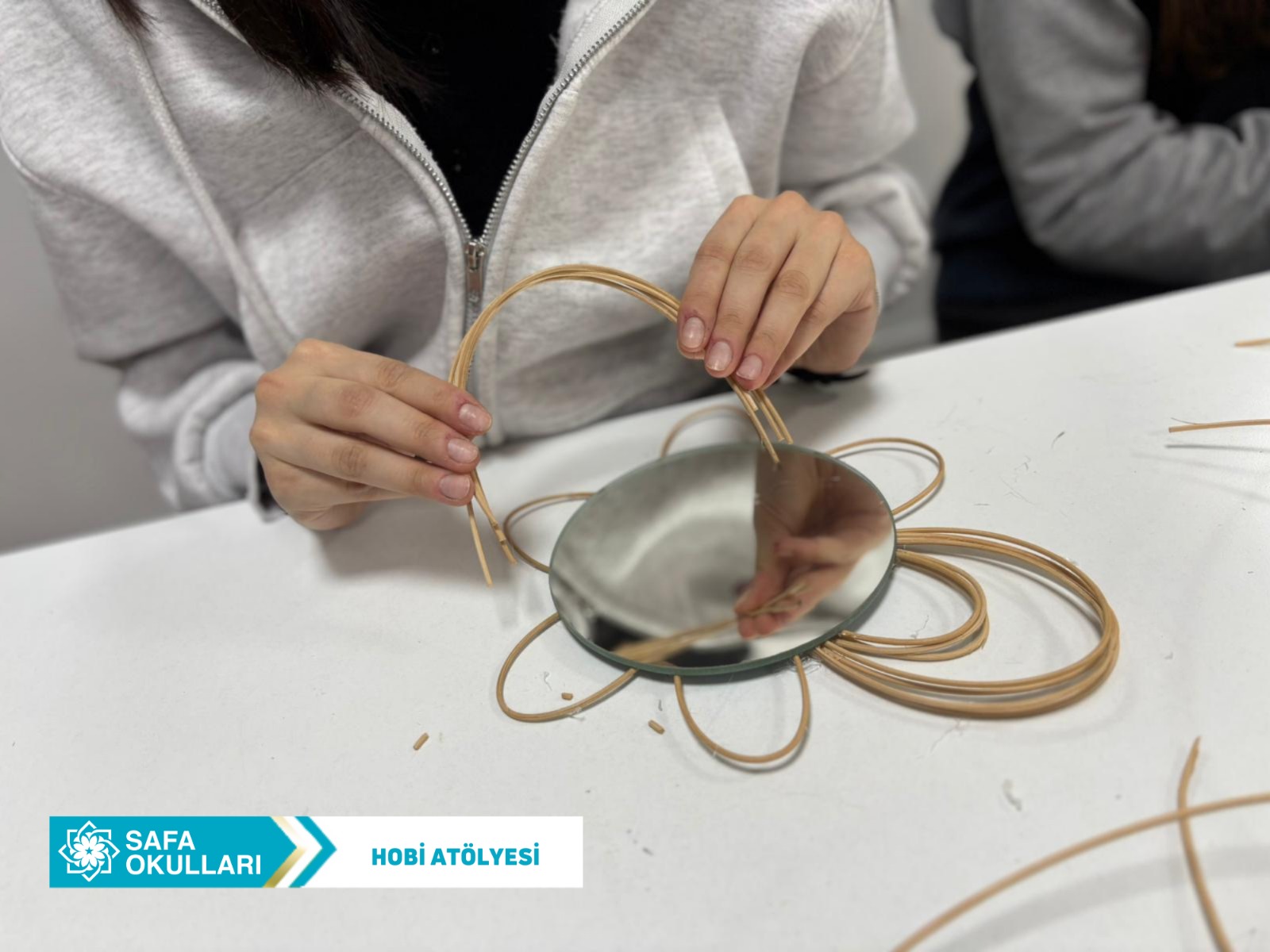 HOBİ ATÖLYESİNDE ÜRETMENİN KEYFİ