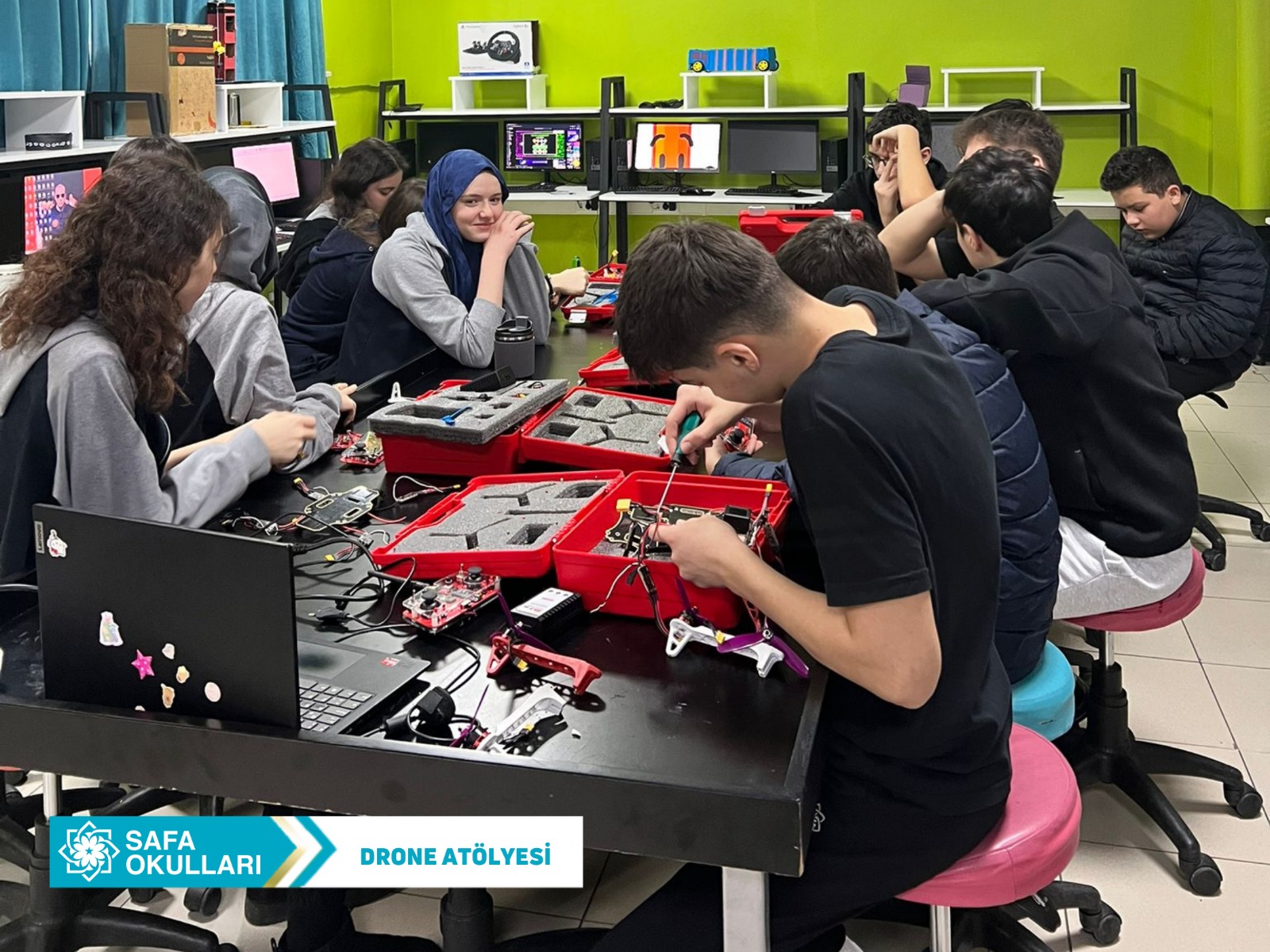 DRONE ATÖLYESİNDE NELER OLUYOR