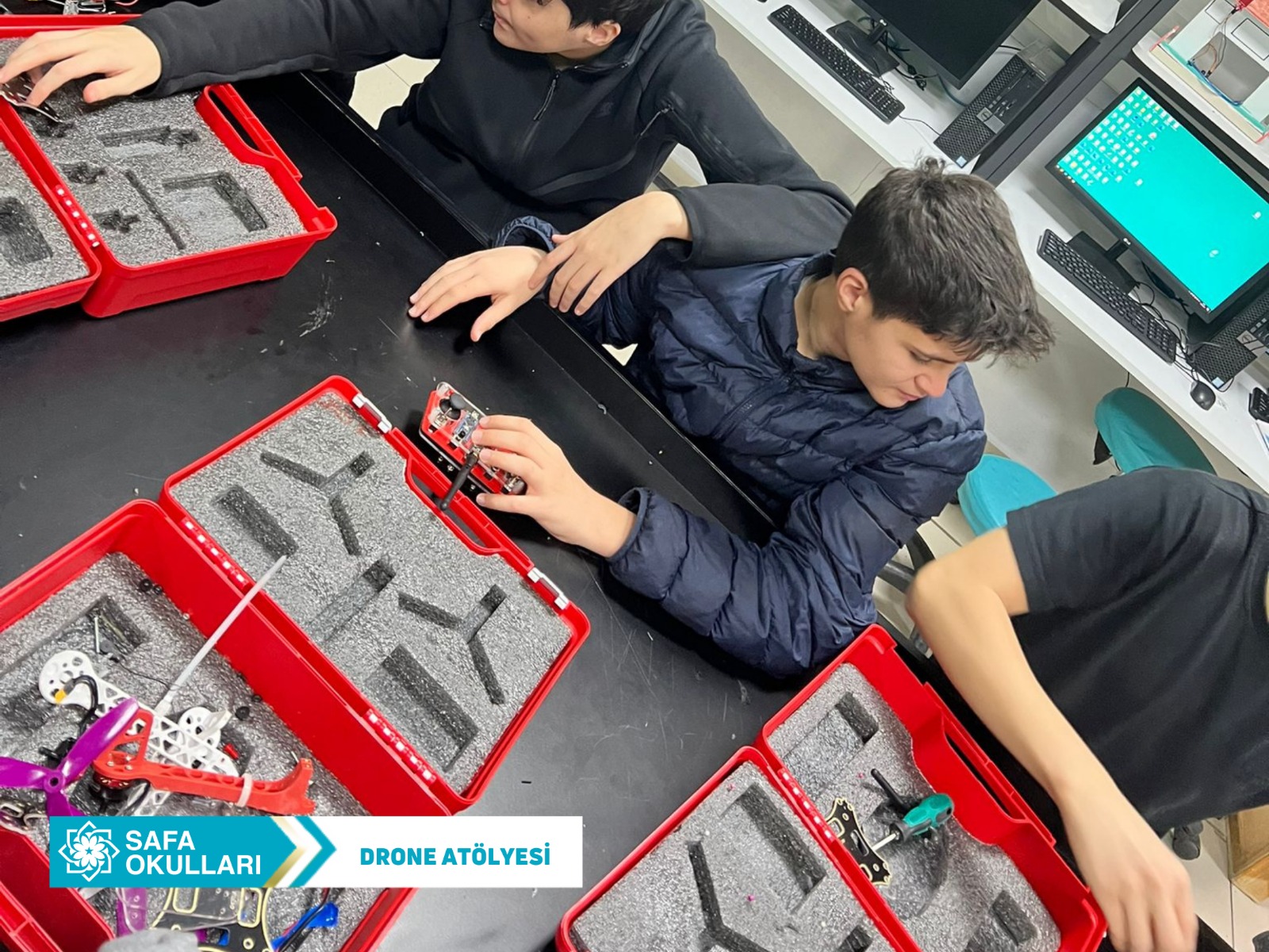 DRONE ATÖLYESİNDE NELER OLUYOR