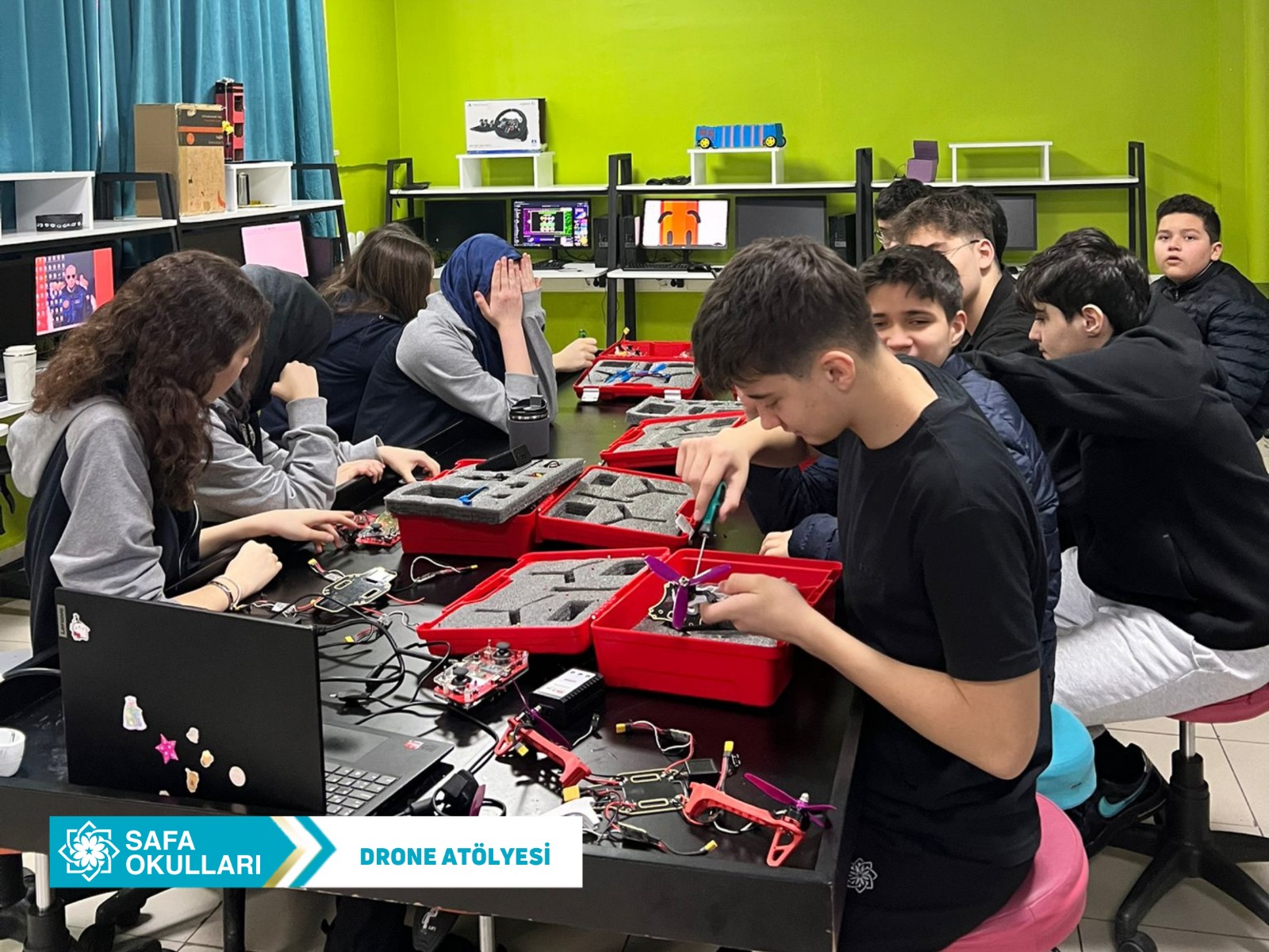 DRONE ATÖLYESİNDE NELER OLUYOR