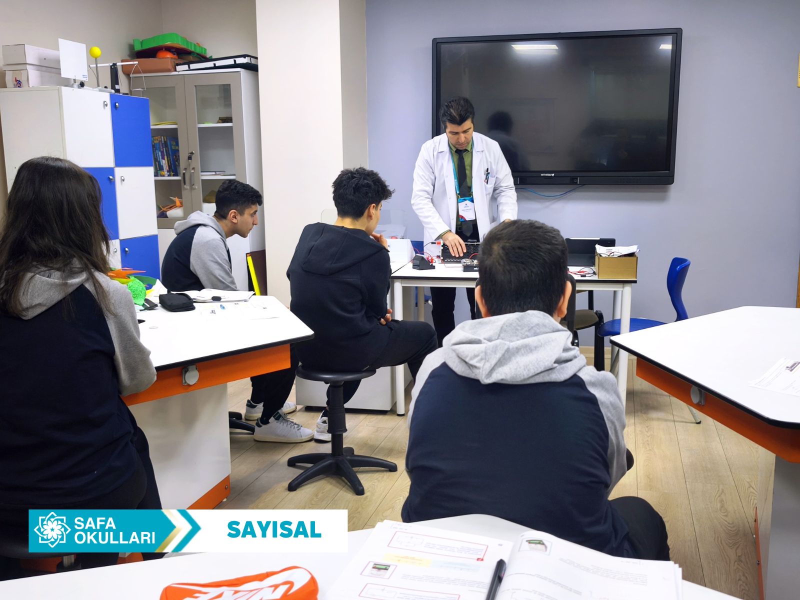 FEN LABORATUVARINDA ELEKTRİĞİN KEŞFİ 