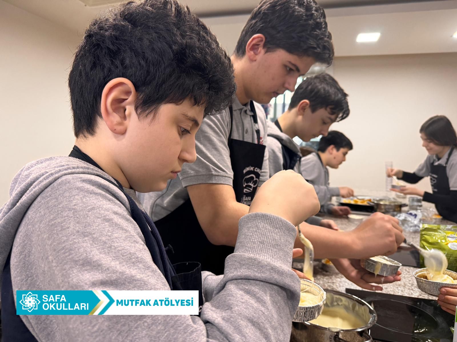 MİNİK ŞEFLER MUTFAKTA