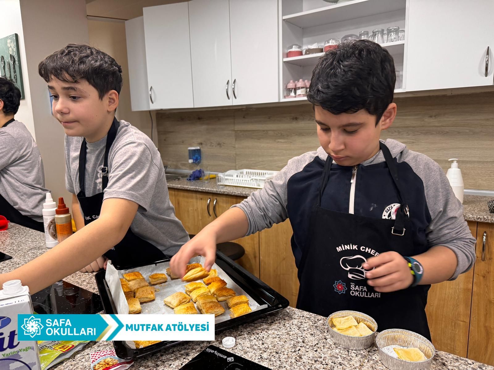 MİNİK ŞEFLER MUTFAKTA