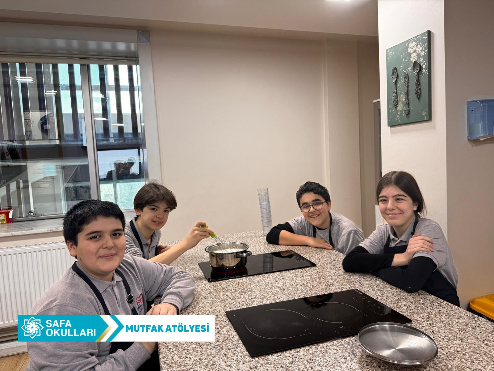 MİNİK ŞEFLER MUTFAKTA