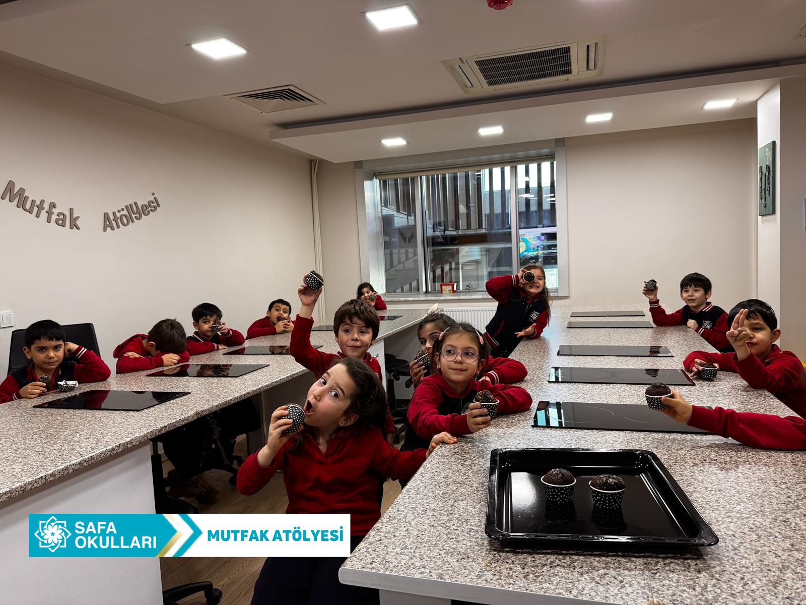 MİNİK ŞEFLER MUTFAKTA