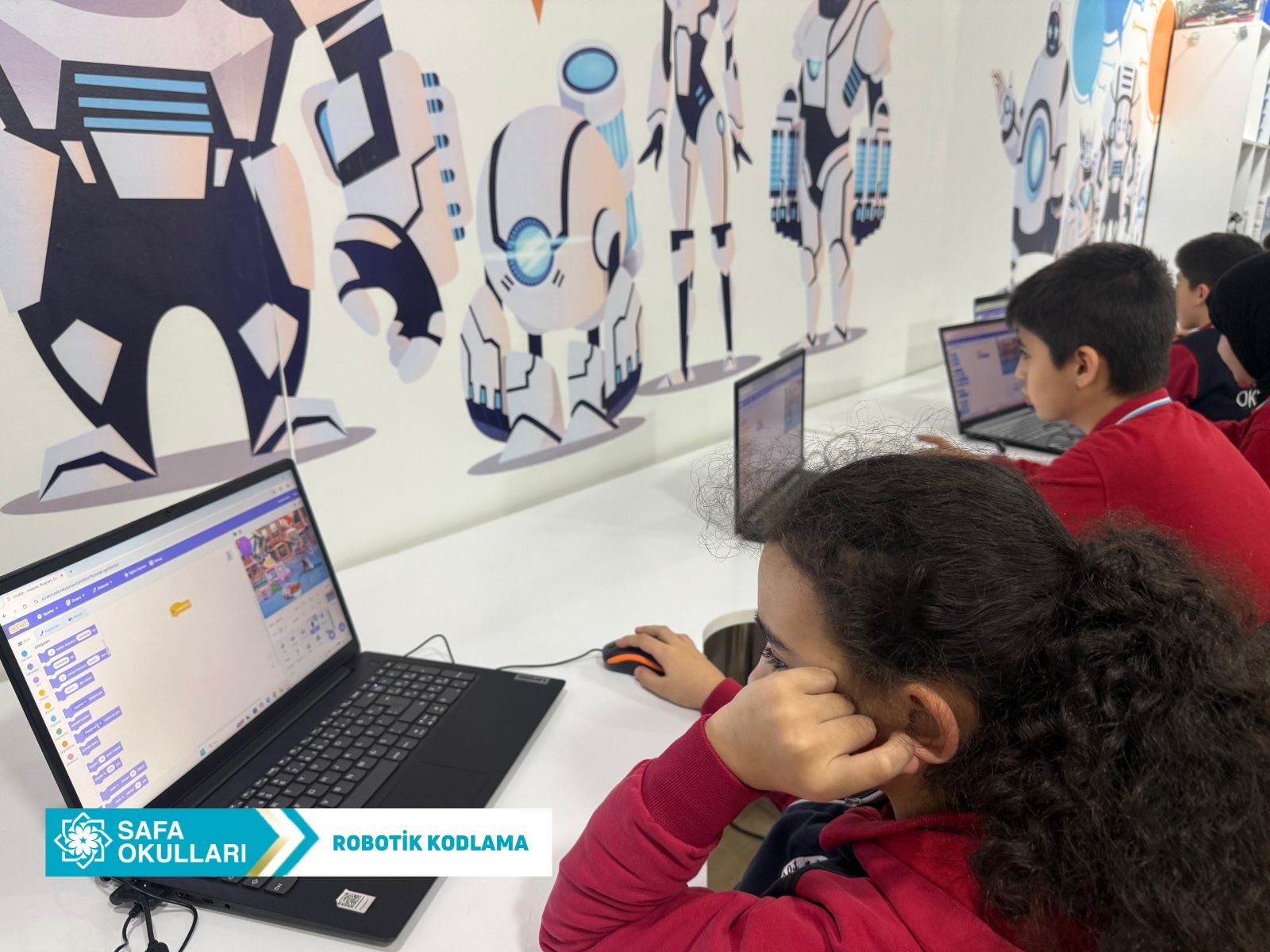 ROBATİK KODLAMA DERSLERİMİZDEN KARELER