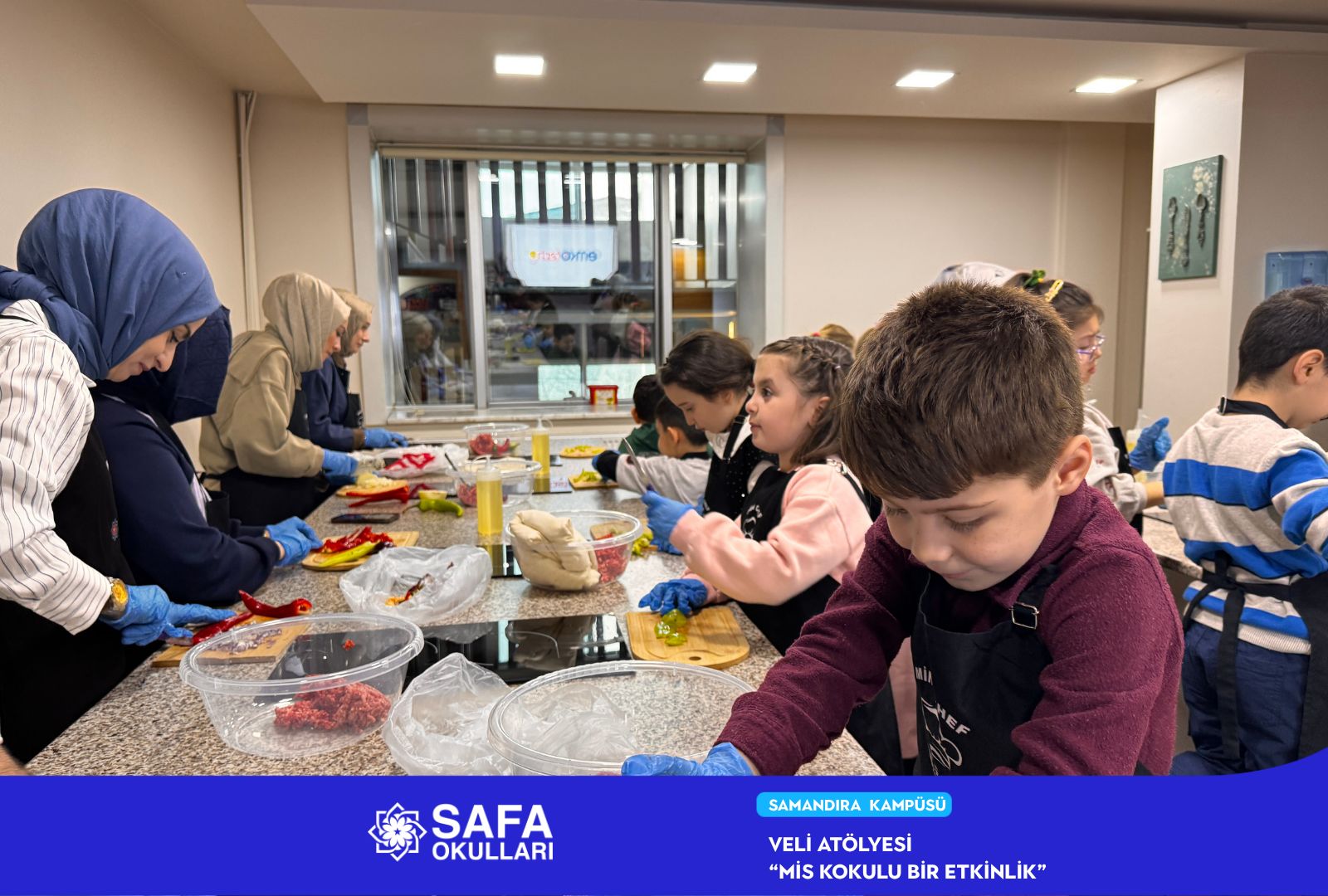 VELİLERİMİZ VE ÖĞRENCİLERİMİZLE BİRLİKTE LEZZET DOLU ATÖLYE BULUŞMASI